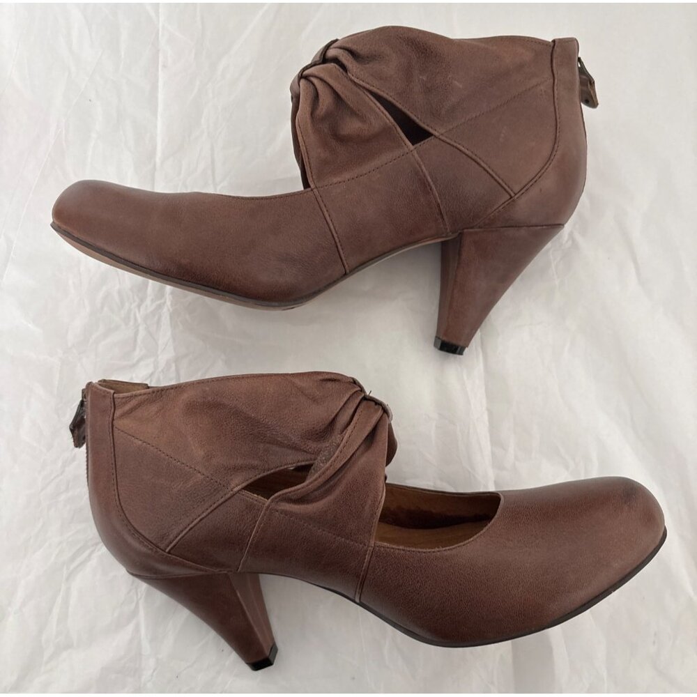 Indigo by Clarks Heels 8 Brown Leather Booties Cutout Knotted Detail Office Chic - Picture 10 of 16